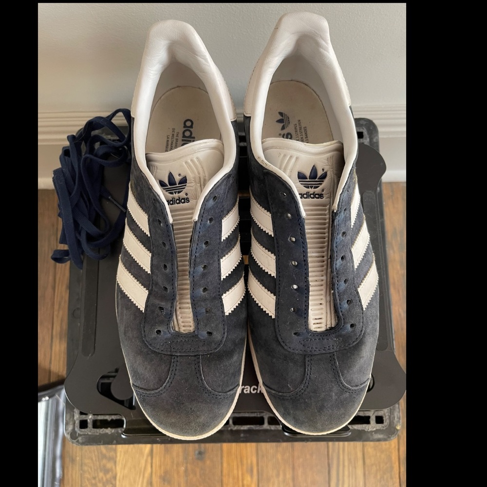 Navy blue adidas gazelle sneakers size mens 8